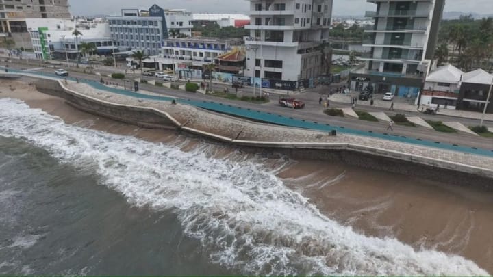 El socavón de 100 metros en el malecón de Mazatlán costaría hasta 40 millones de pesos